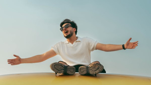 أغنية إحنا الأبطال لـ الحسن عادل تتصدر ترند يوتيوب رقم واحد وتتجاوز مليون مشاهدة خلال 24 ساعة
