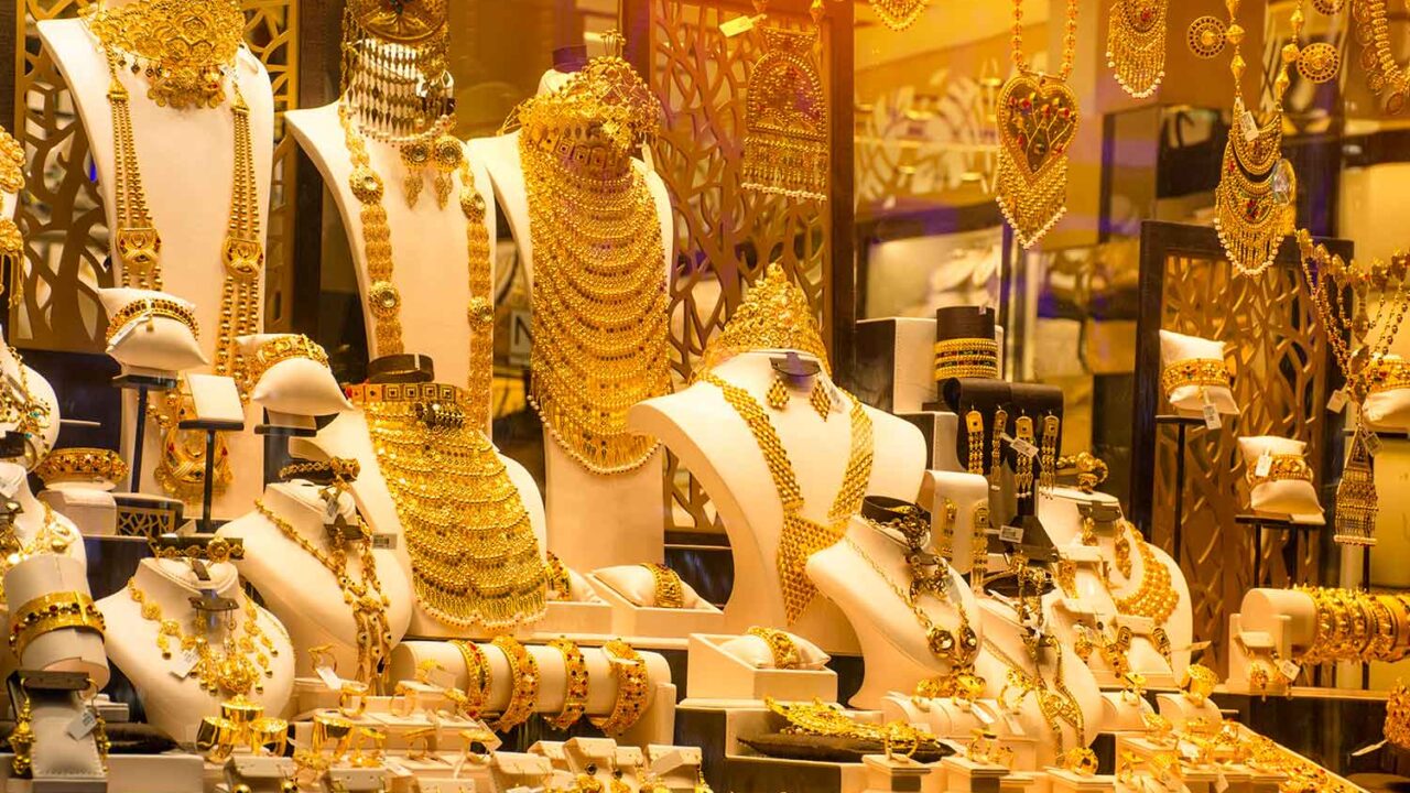 أسعار الذهب في مصر تتراجع اليوم الاثنين.. وعيار 24 ينخفض بنحو 143 جنيها