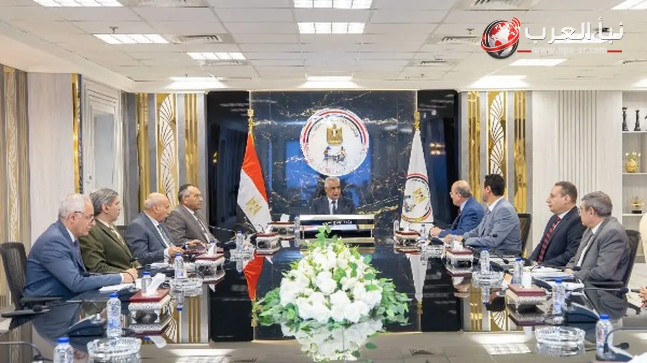 وزير الإنتاج الحربي يبحث مع الزراعة تسريع مشروع تطوير مراكز تجميع الألبان وإزالة المعوقات