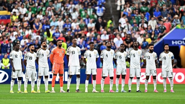 الاتحاد السعودي يدرس إقالة دونيس ويضع جيسوس ضمن الخيارات بعد وداع كأس العالم