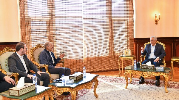 جمبلاط يؤكد استعداد وزارة الإنتاج الحربي لتعزيز التعاون مع شركات عالمية بعد لقاء SC Johnson