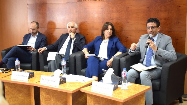 خبراء يؤكدون أن المتغيرات الجيوسياسية تعيد رسم خريطة الاقتصاد العالمي ومصر أمام فرصة لتعزيز تنافسيتها مع تسريع الإصلاحات