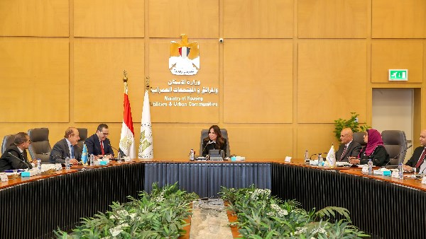 راندة المنشاوي تؤكد أن مدينة العاشر من رمضان من أهم القلاع الصناعية والتنموية في مصر