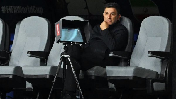 مدرب منتخب إيران يعبر عن فخره بعد الخروج من كأس العالم