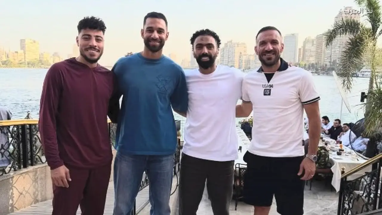حسين الشحات ينشر صورة مع لاعبي الأهلي السابقين على النيل ويعلق: ولاد رزق
