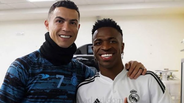 فينيسيوس يوضح سبب ترشيح رونالدو كأفضل لاعب في التاريخ.. ويؤكد أنه لن يتكرر