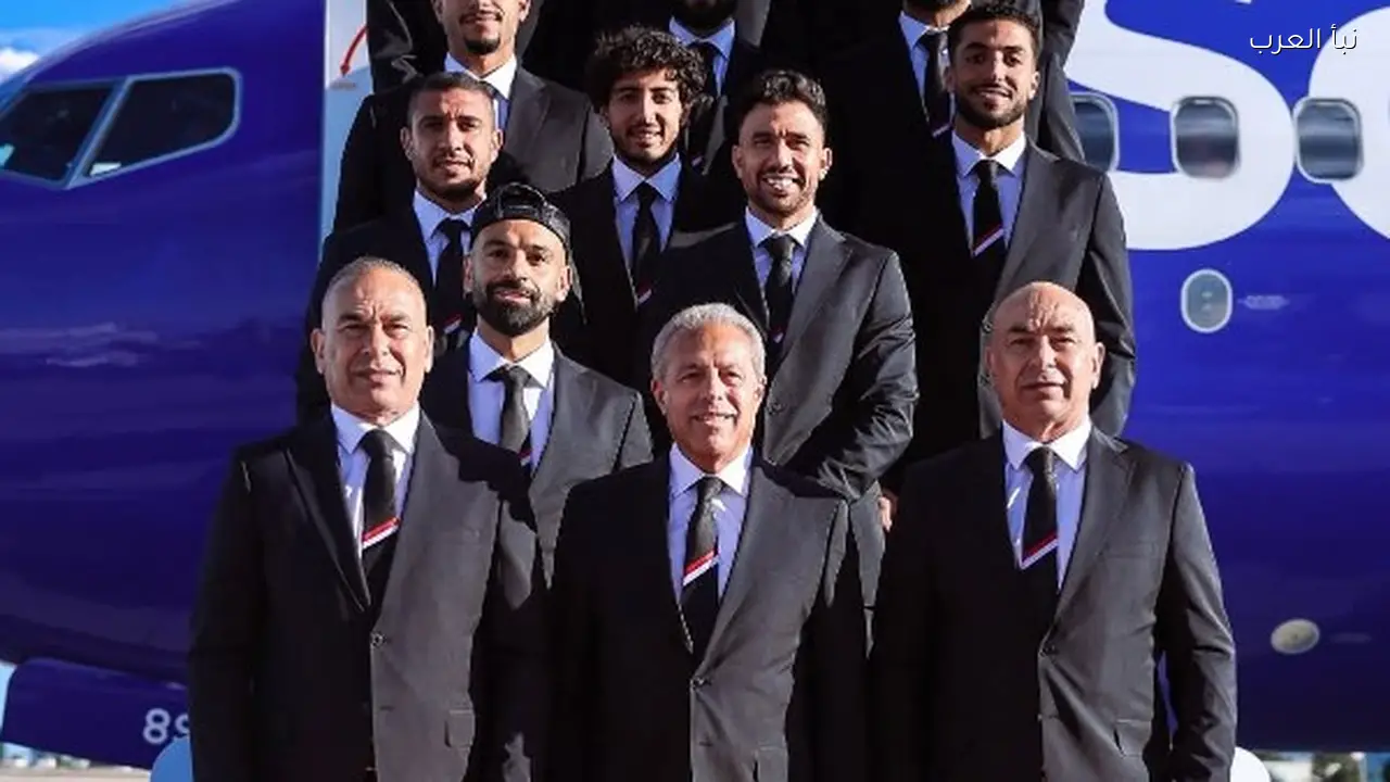 حسام حسن يوجه رسائل فنية للاعبي منتخب مصر داخل الطائرة في رحلة سبوكين