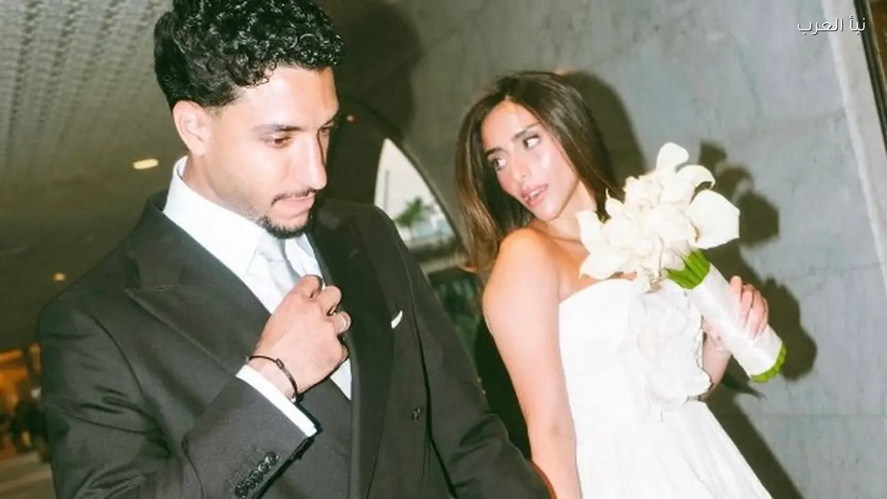 عمر مرموش ينشر صورًا جديدة من عقد قرانه ويعلق: مراتي كتبنا الكتاب