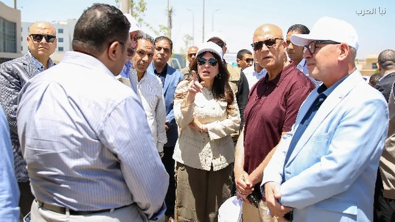 جولة لوزيرة الإسكان في القاهرة الجديدة لمتابعة تطوير محور التسعين الشمالي ومنطقة البنوك