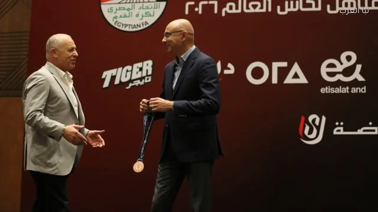 وليد درويش يهدي برونزية منتخب مصر للناشئين إلى هاني أبو ريدة